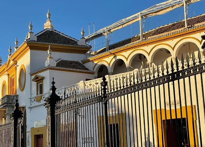 Wellhome Sevilla En El Mercado Del Arenal, Plaza De Toros